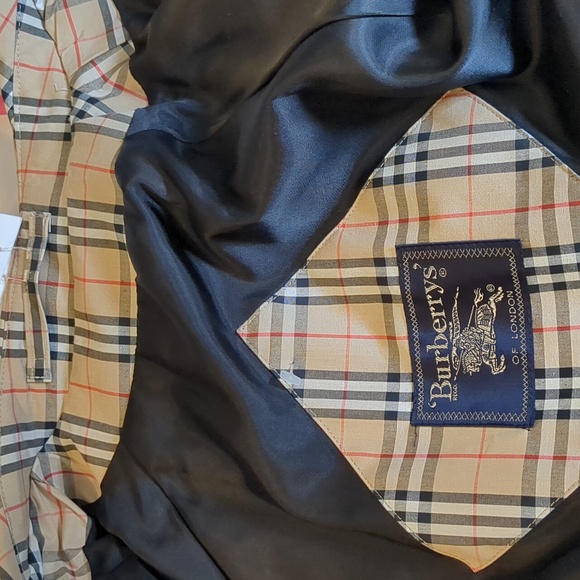 NWT Burberry of London Nova Plaid Women's Rain Coat Size Large - Picture 12 of 16